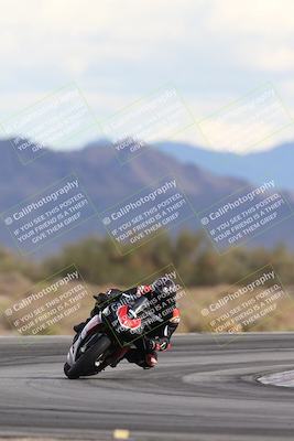 media/Nov-16-2025-Race Pace (Sun) [[8c5fa54630]]/Non Verified Riders (1st 20 Minutes)/5-Turn 15 (110pm)/